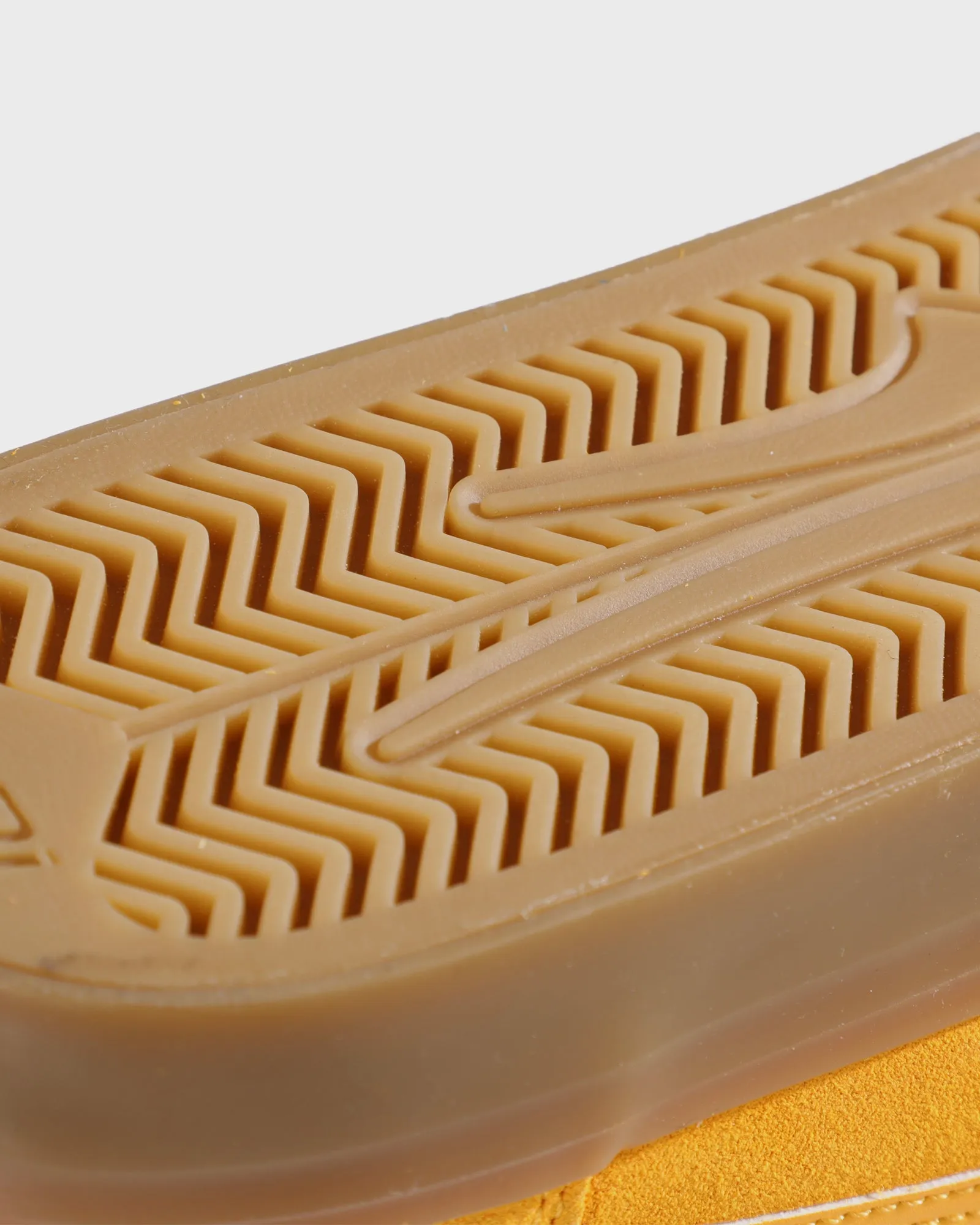 World Walk Griffin - Yellow/Gum Suede