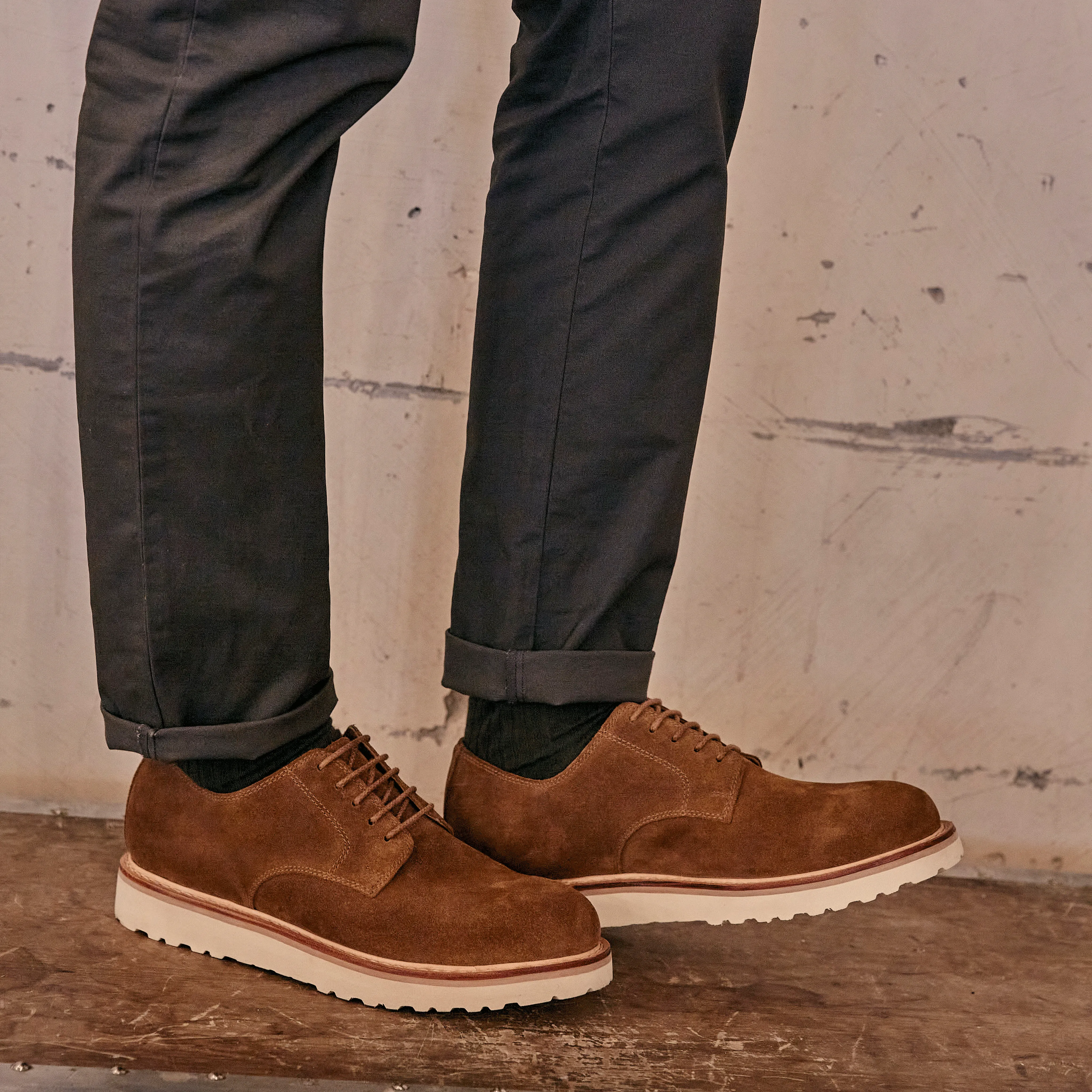 Classic Black Trendy Fit FENCE // TAN SUEDE