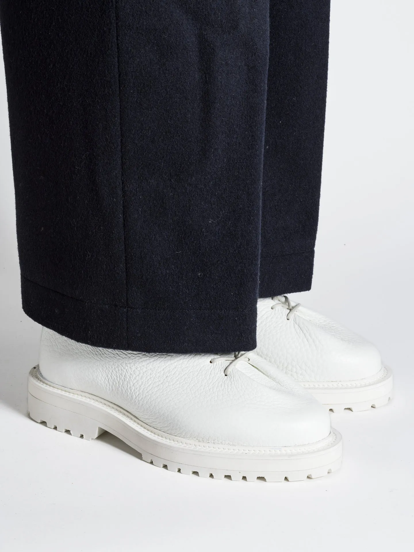 Elegant Slim Silhouette Timeless Smart Look EDOUARD LUG BOLD WHITE