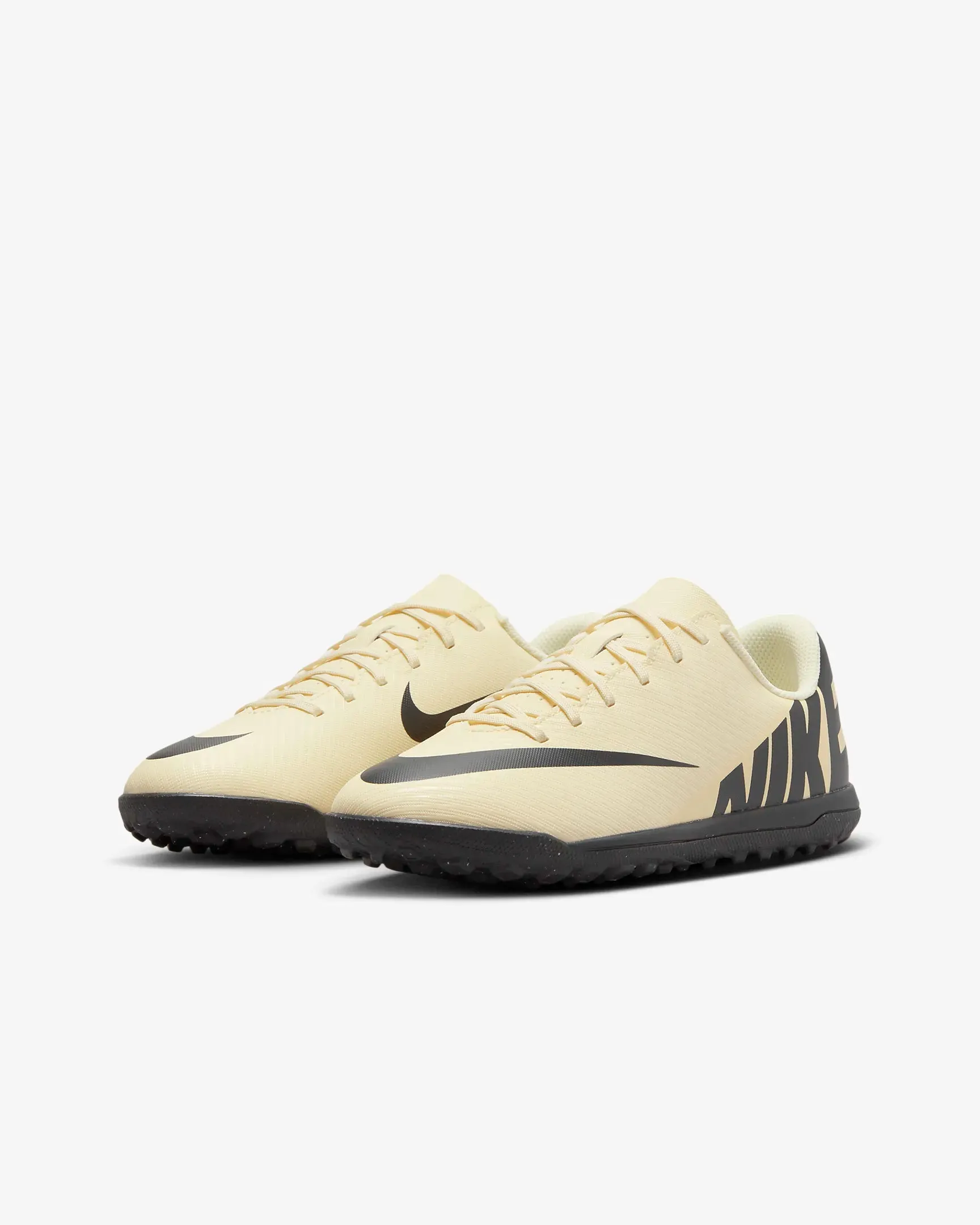 post - workout recovery aerobic shoes Jr. Mercurial Vapor 15 Club TF Soccer Shoes