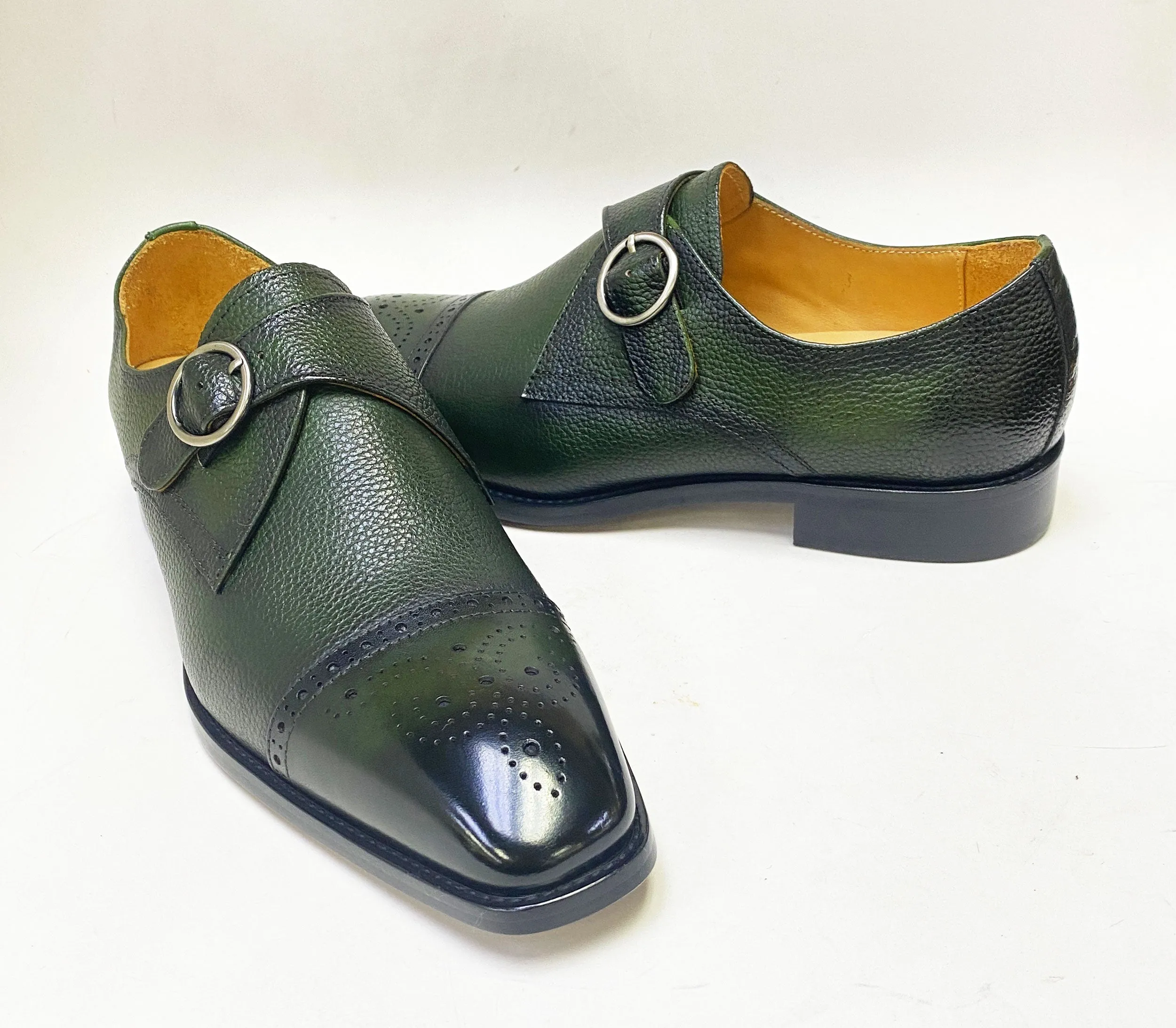 Style: 903-08E-Olive Runway Style