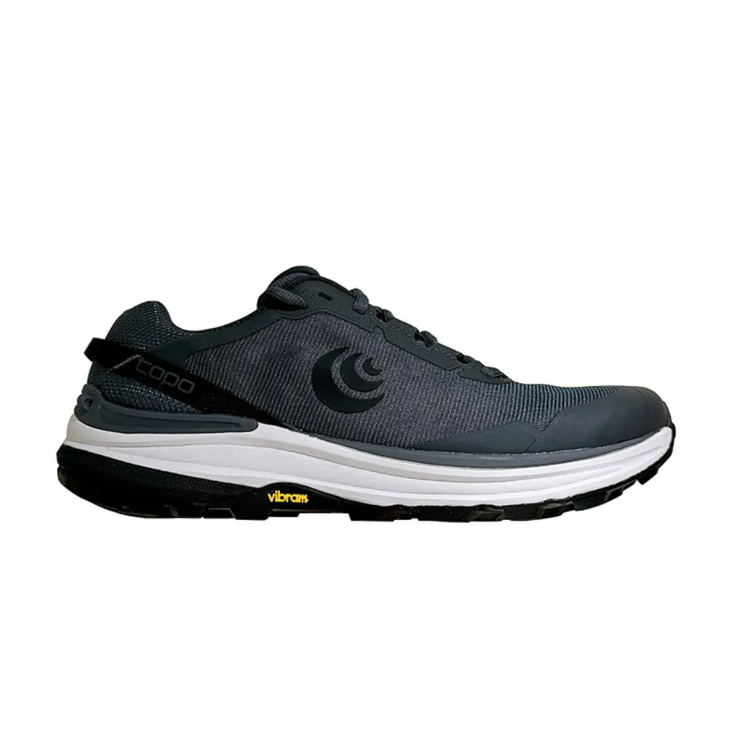 Strength Boost Grip pattern supports confident pivots and lunges Topo Men's Traverse Trail Running Shoes (Grey/ Charcoal)