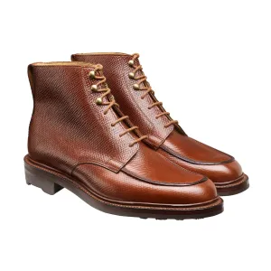 Donegal 2 Walnut Hatch Grain Sleek Everyday Edge Formal Comfort