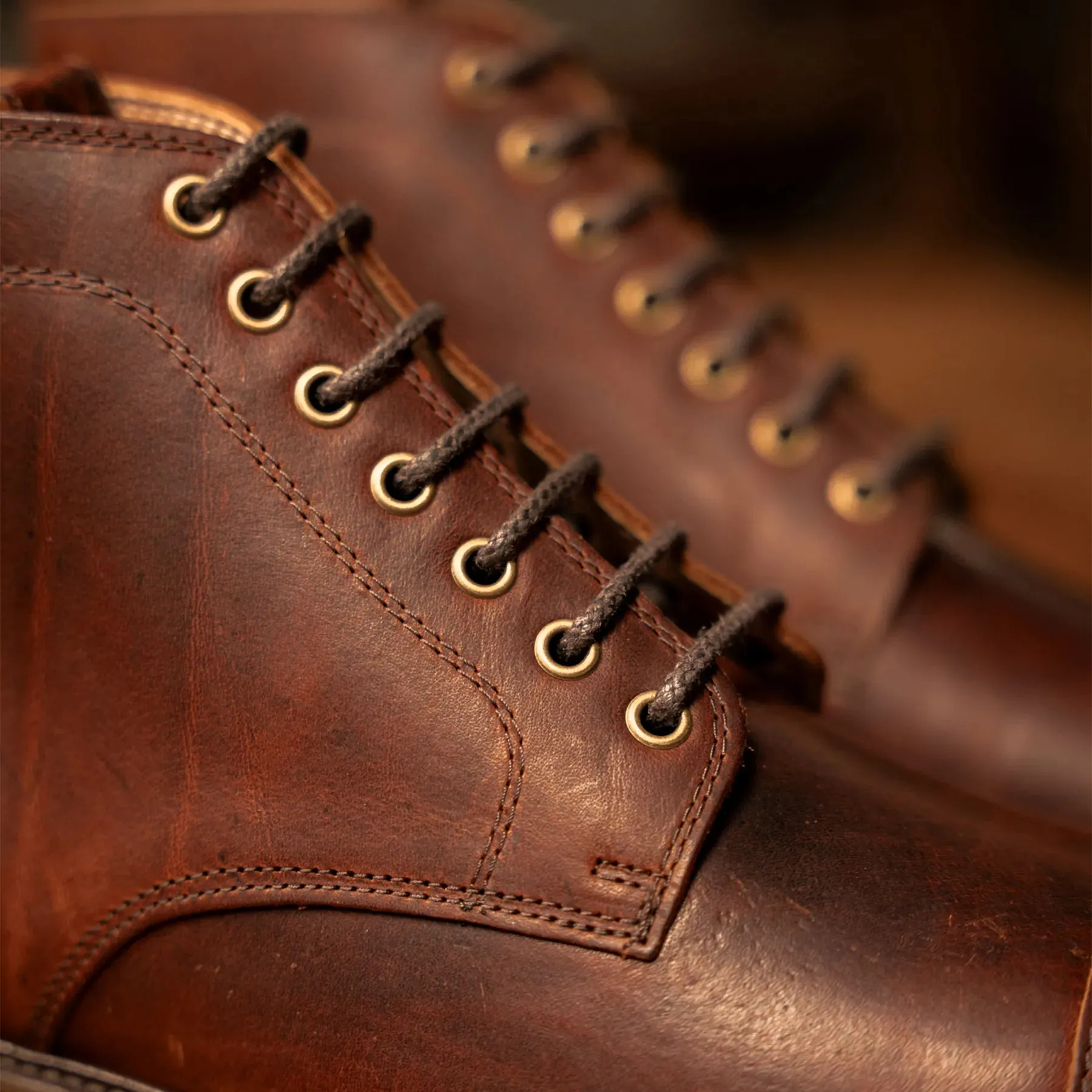 Sleek Urban Edge Stylish Design TASKER // CARAMEL