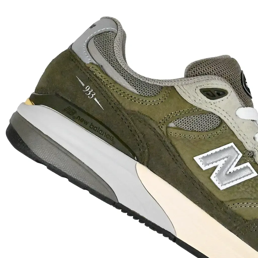 Synthetic Upper Night Scene New Balance Numeric NM933 Skateboarding Shoes