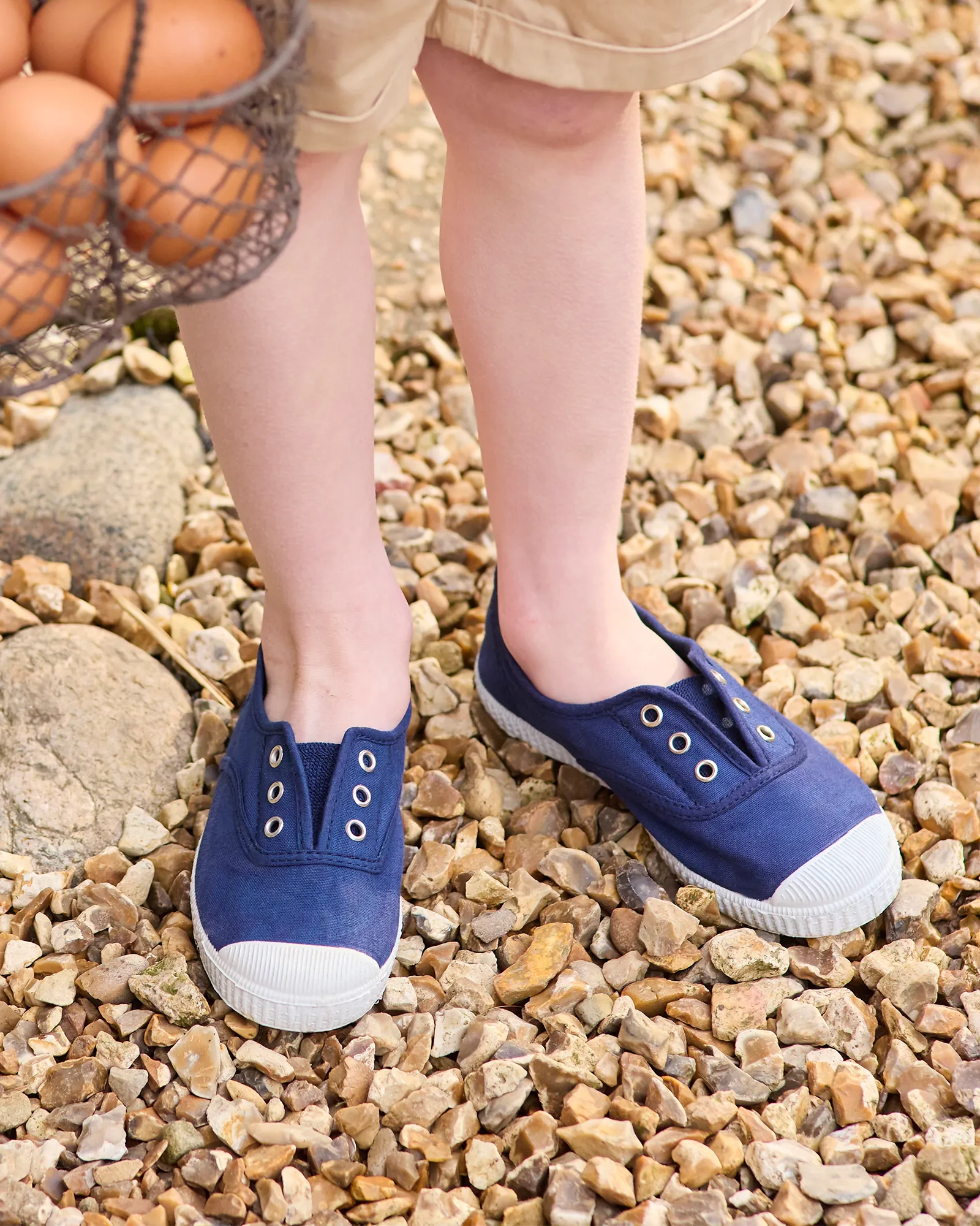 Cushioned Footbed Hampton Canvas Plum Plimsolls in Navy
