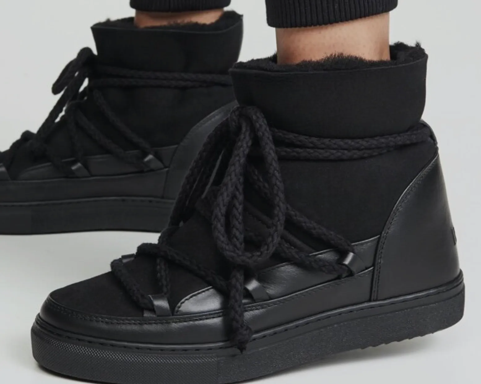Cozy Coverage INUIKII Sneaker Classic Black Boots