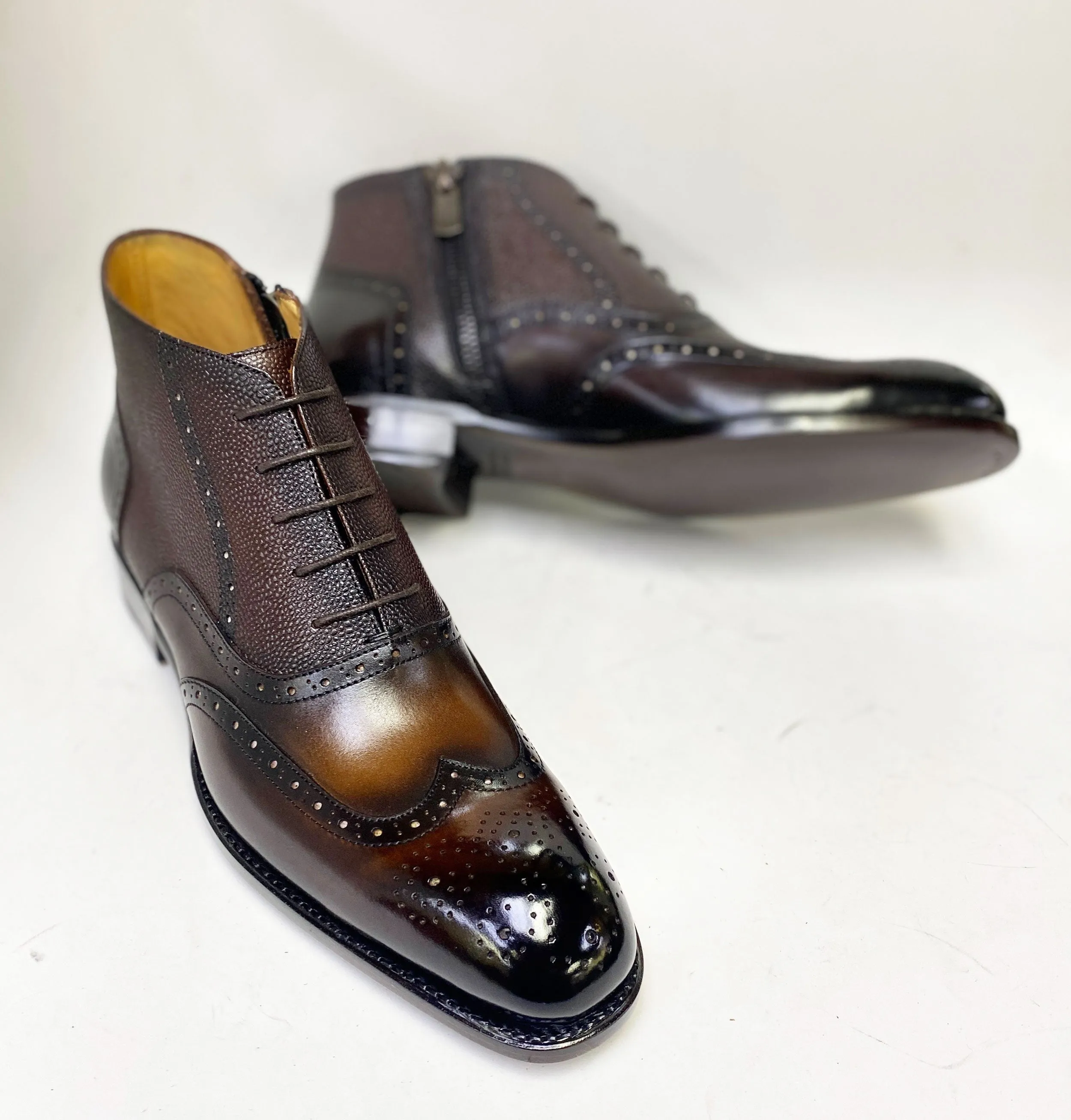 Style: Stanford-Cognac Travel Light Canvas