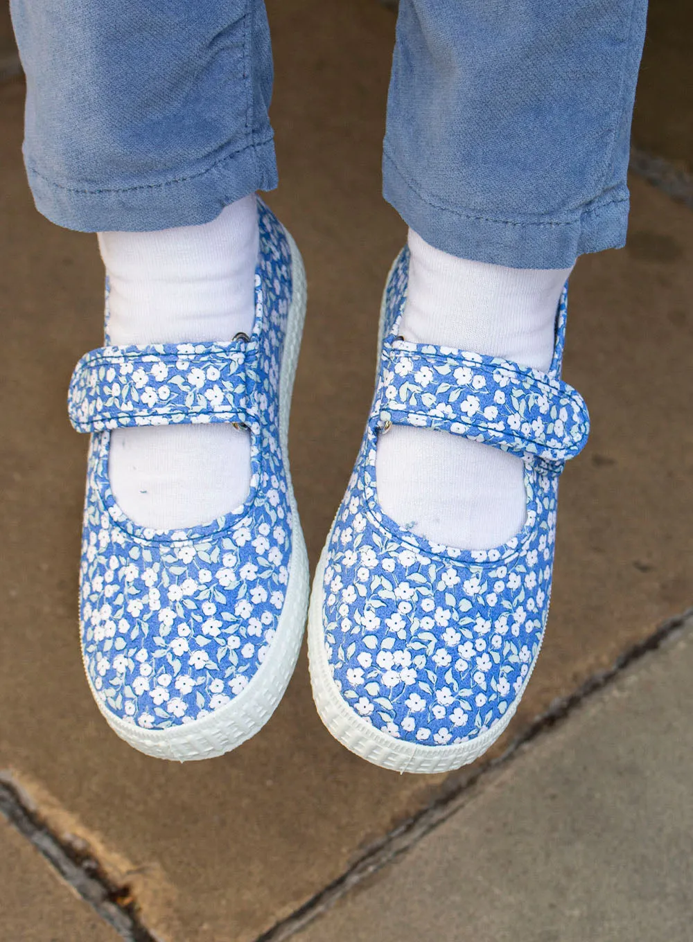 Soft Hike Hampton Canvas Martha Shoes in Blue Ditsy