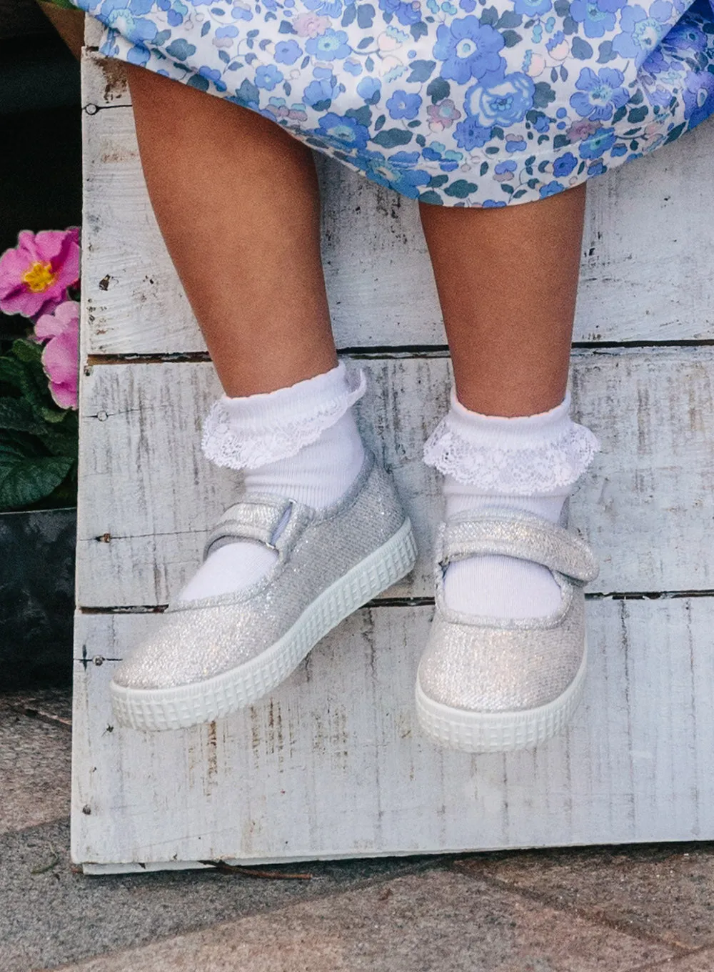 Hampton Canvas Martha Shoes in Silver Stone Path