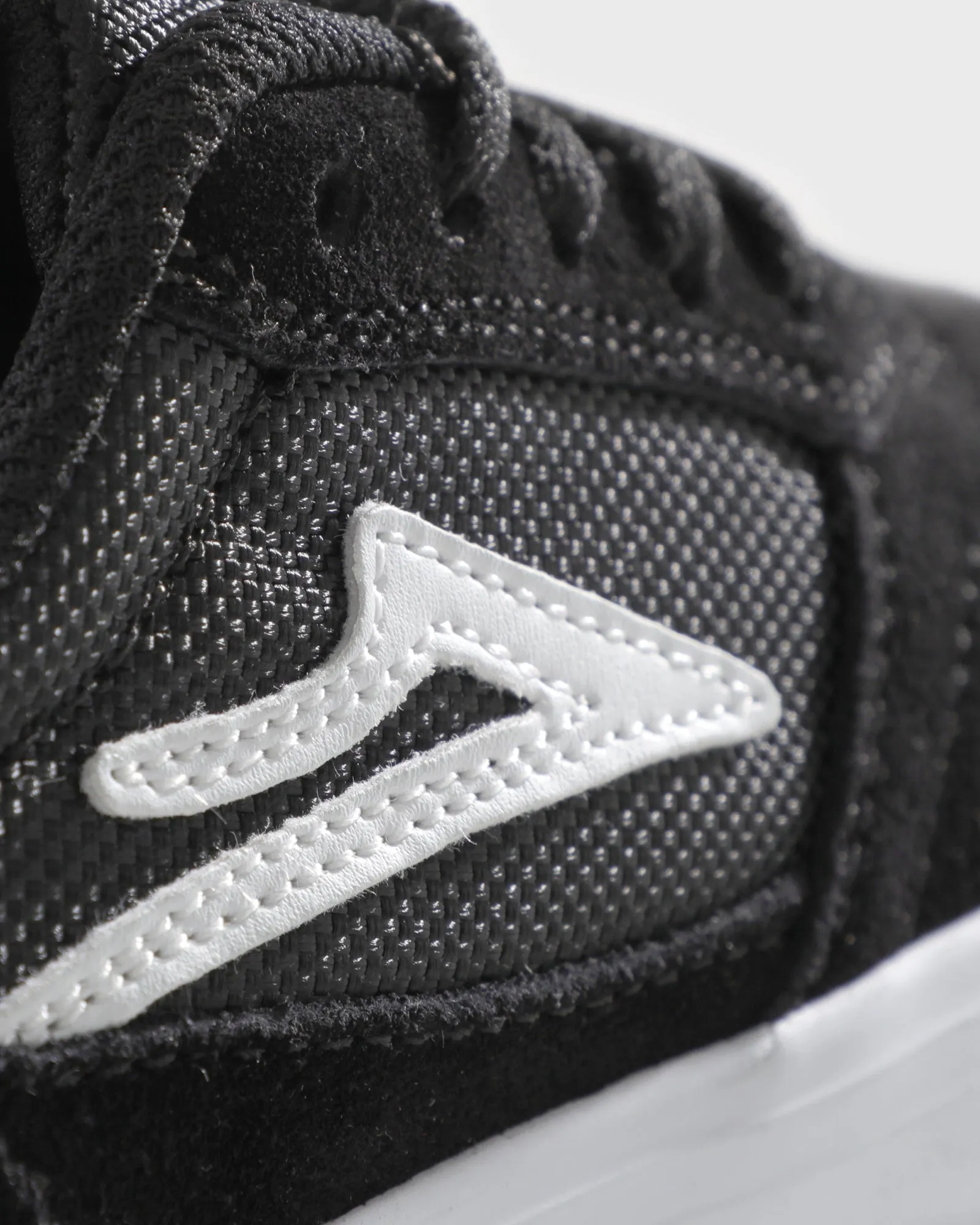 Viral Pop Airy Design Cambridge Kids - Black/White Suede