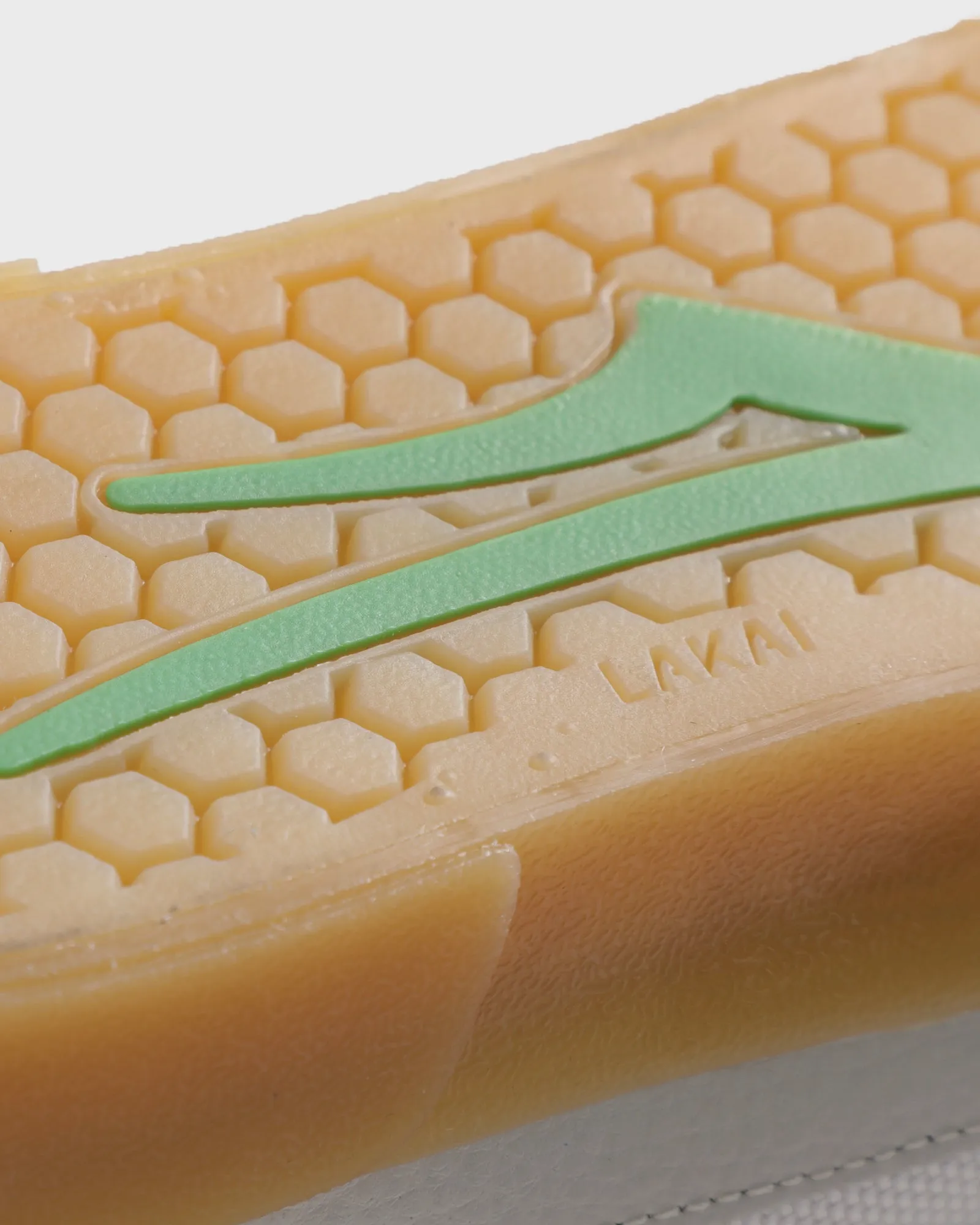 Ventilated Stage Pop Cambridge - White/Green Leather