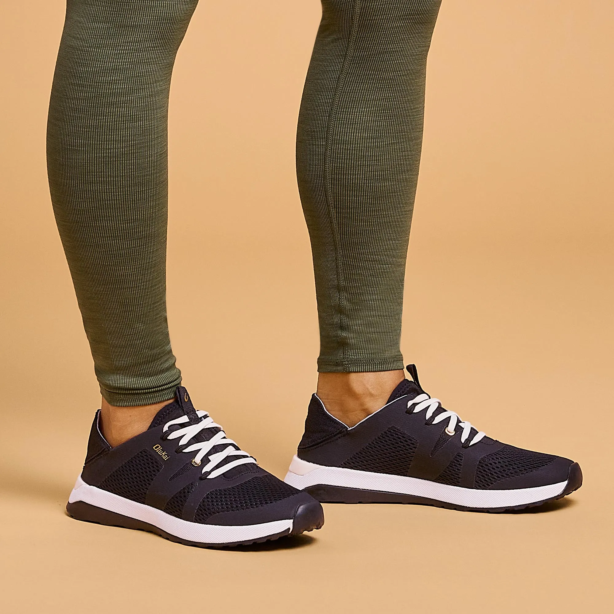 Smooth Fit Huia - Black
