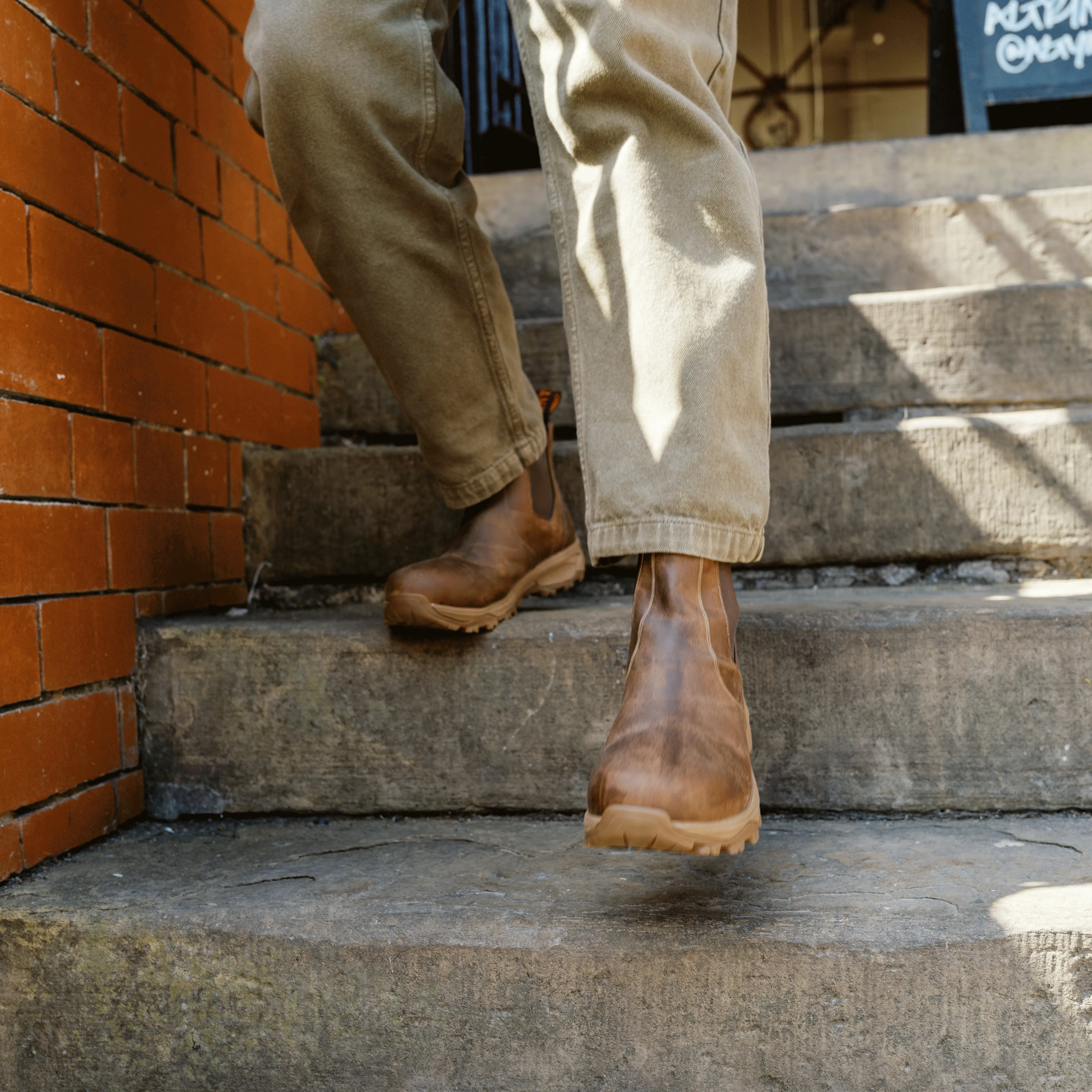 RIBCHESTER // CONKER DISTRESSED Everyday Must-have Sturdy Construction