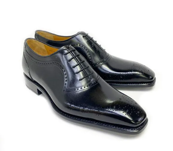 Style: Zion-Black Low Top Flexible Fit
