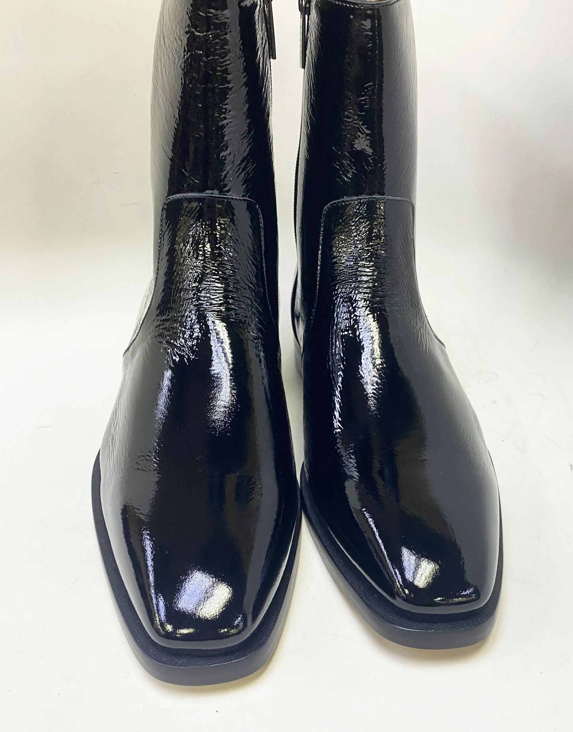 Style: 21689-Black Soft Lining