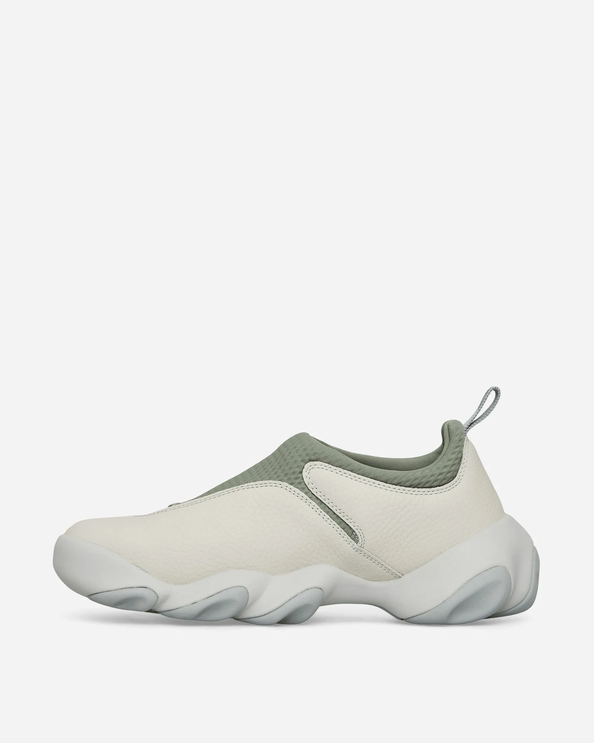 Suede Flesh Sneakers Lily Pad / White Quick Walk Impact absorption