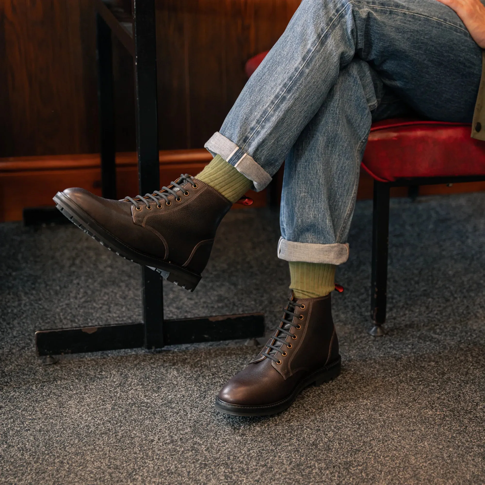 Classic Leather Design SETTLE // RAISIN GRAINED