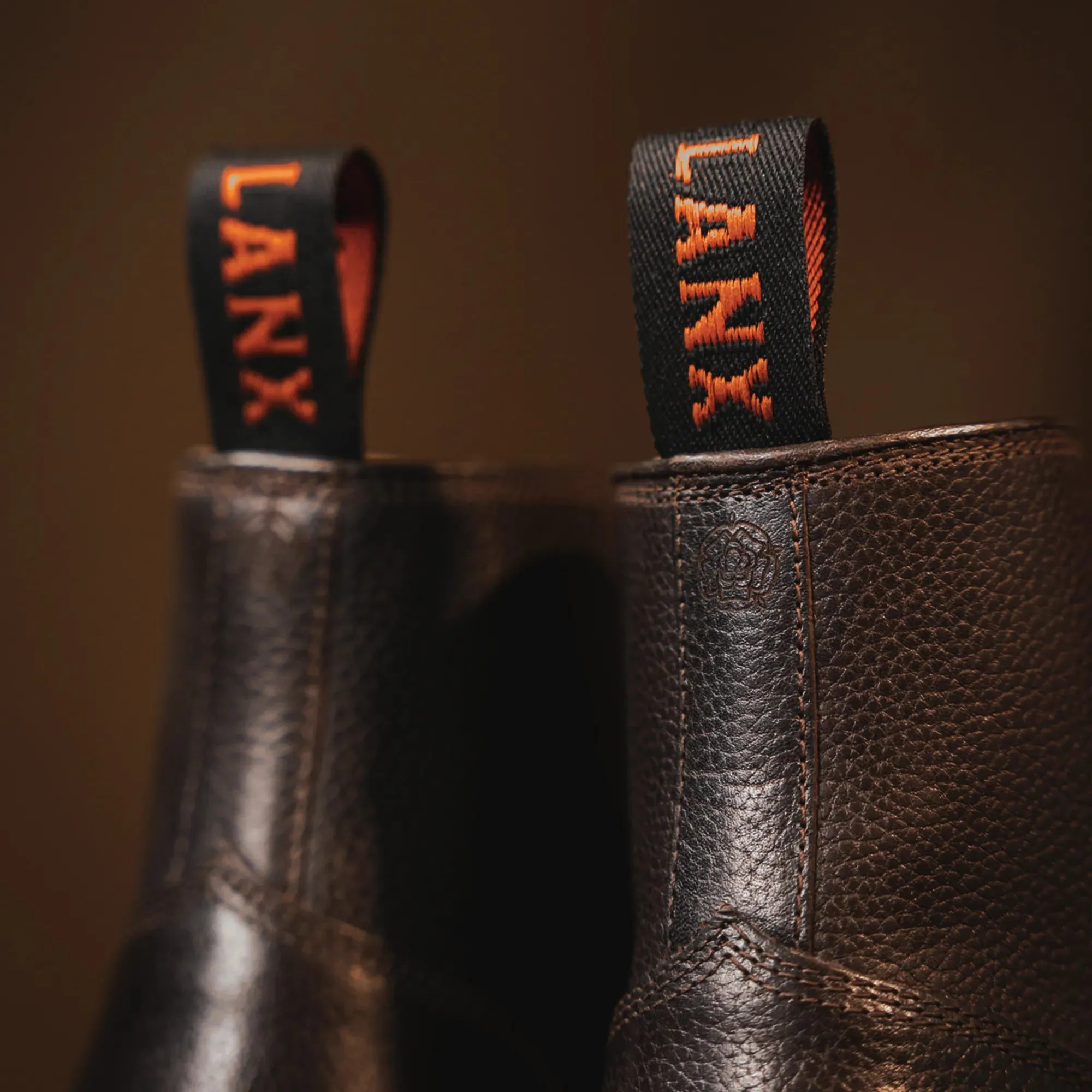 Timeless Fit Work Shoes SETTLE // RAISIN GRAINED