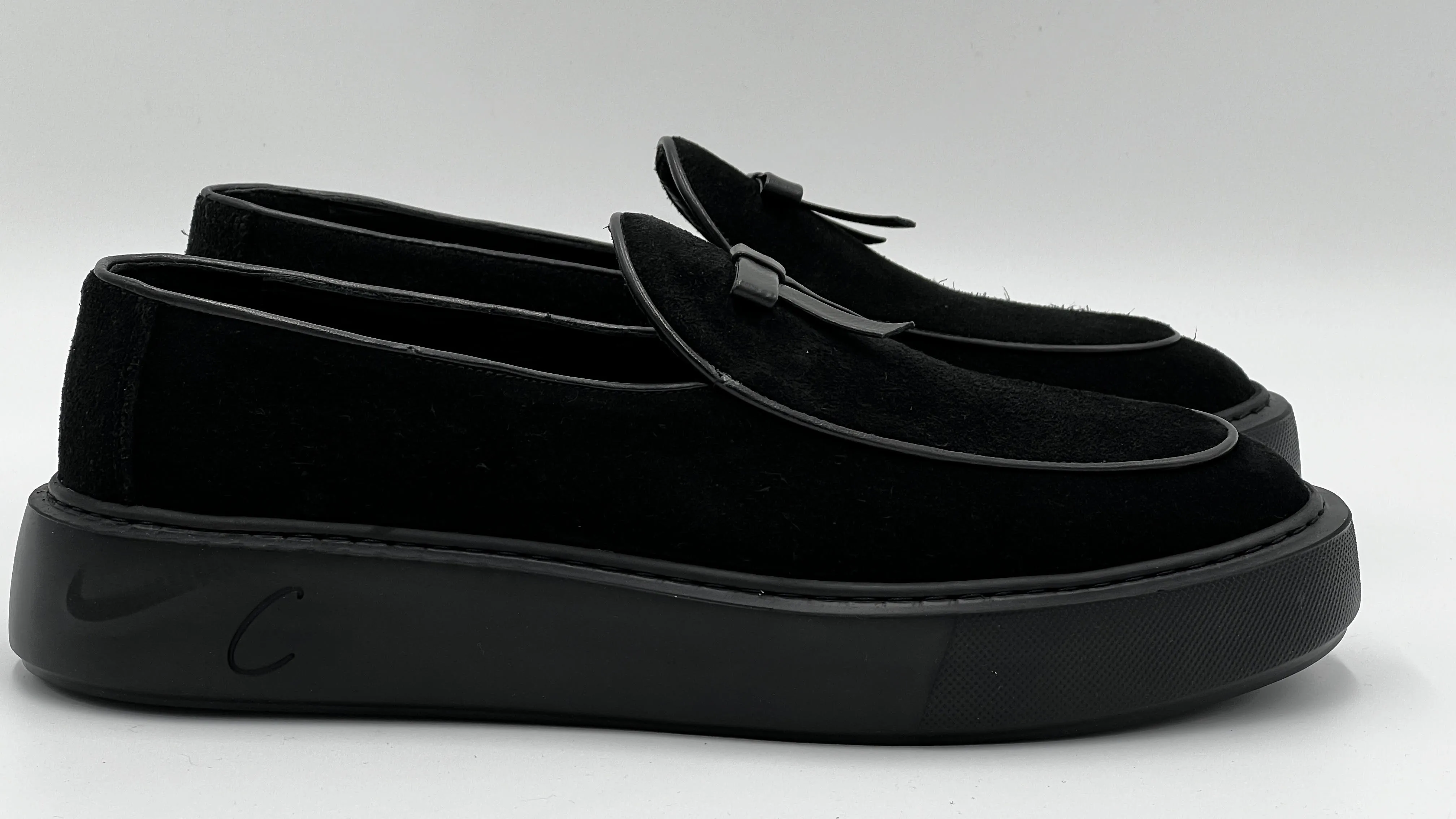 AI Path Curve Hug Style: S8856-Black
