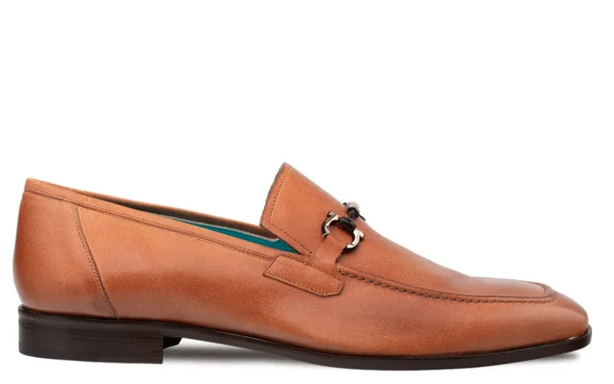 Style: 21505-Cognac Show Stage