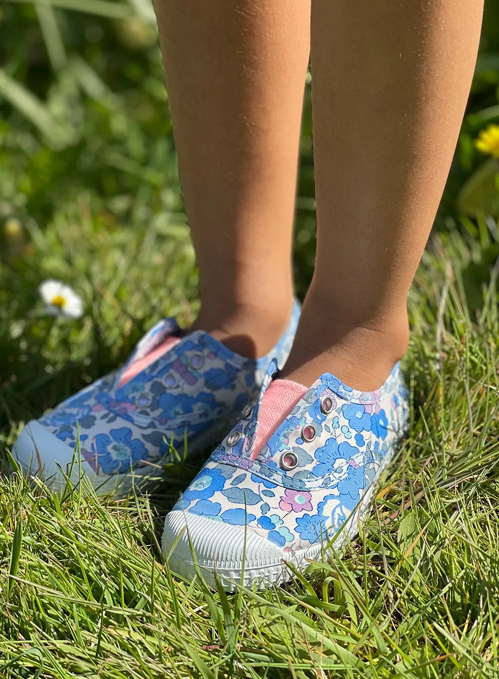 Urban Walking Turn Step Hampton Canvas Plum Print Plimsolls in Blue Betsy