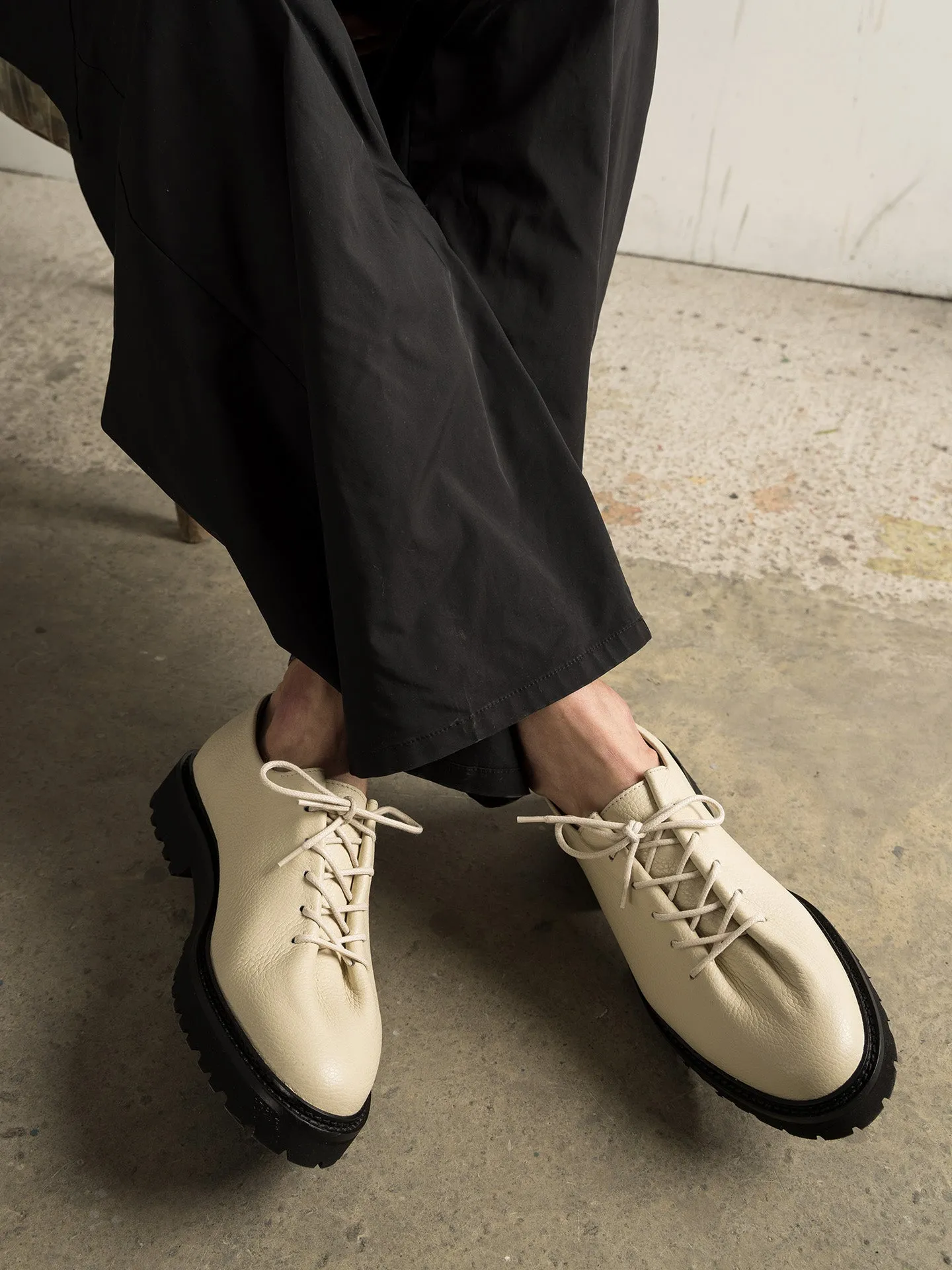 Stain Resistant Flexible Option EDOUARD LUG CREMA