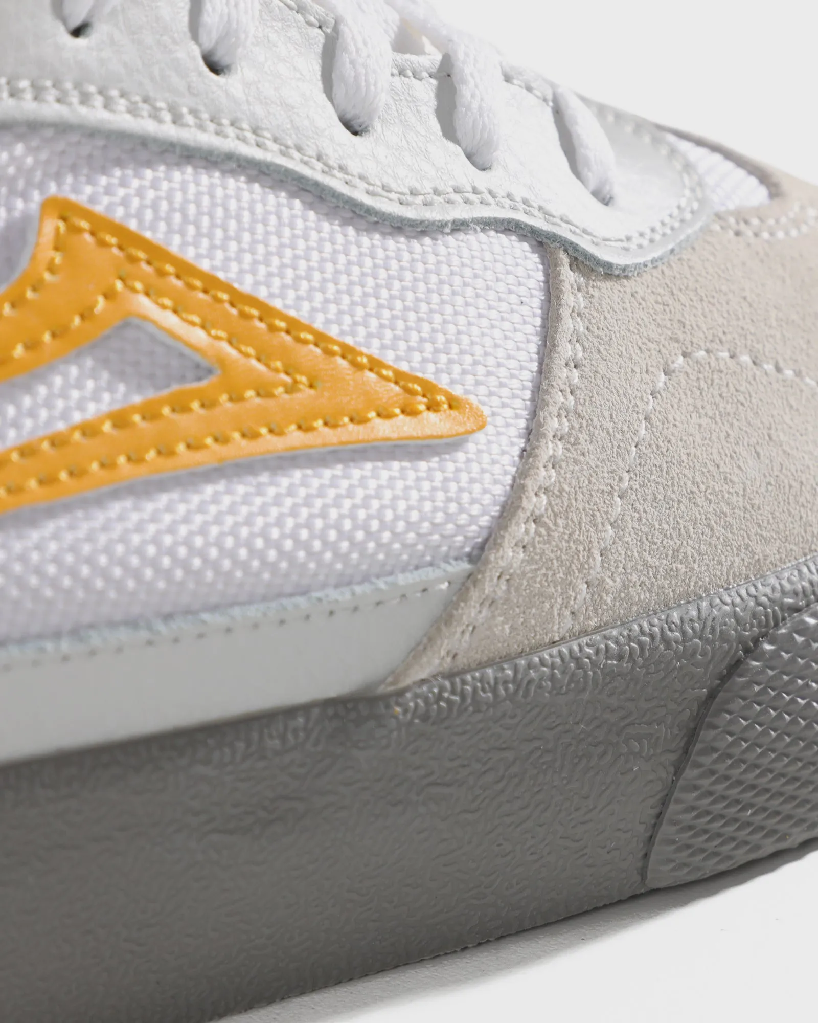 Cushioned Footbed Cambridge - White/Yellow Suede