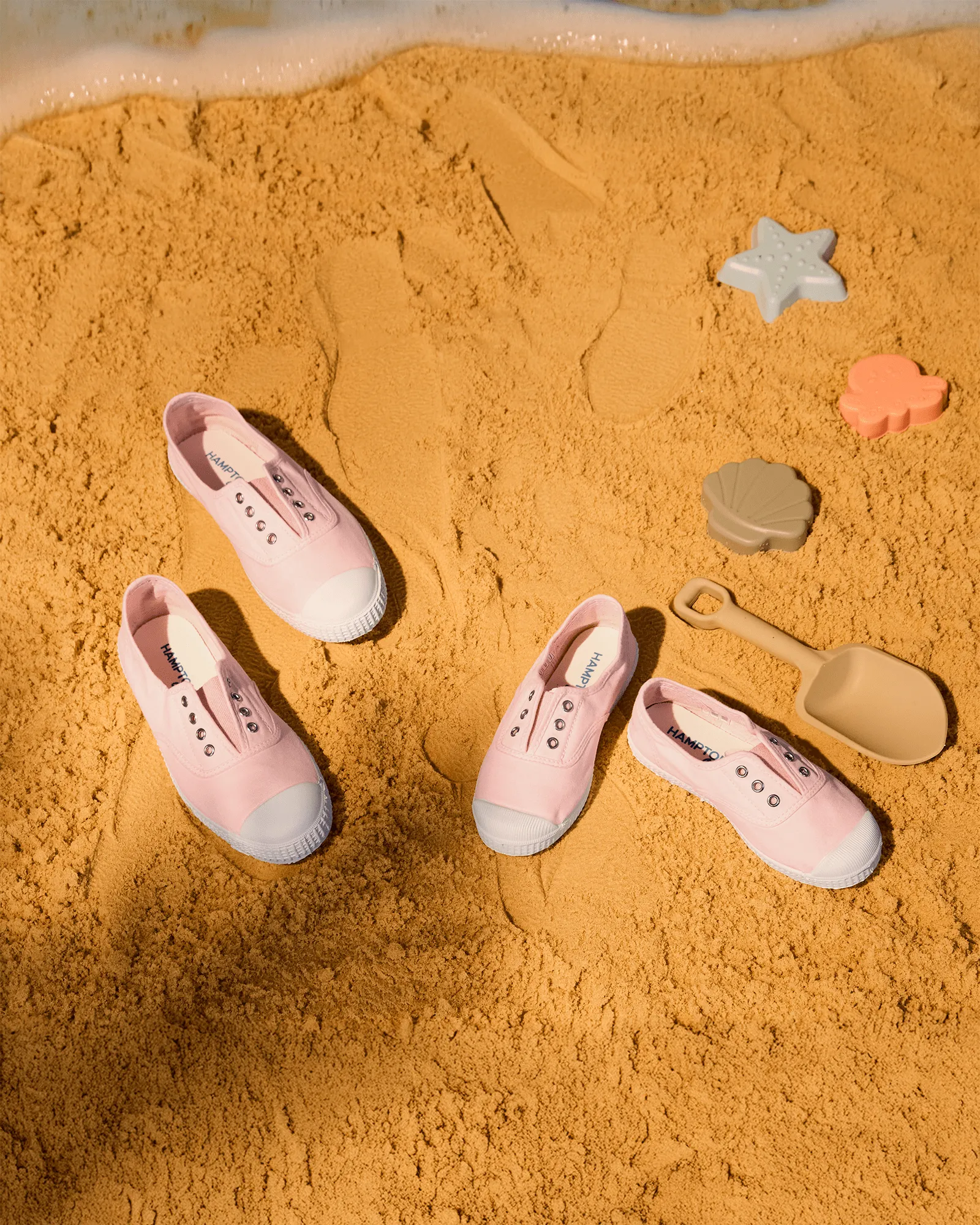 Hampton Canvas Plum Plimsolls in Pale Pink Easy Going Partner Run
