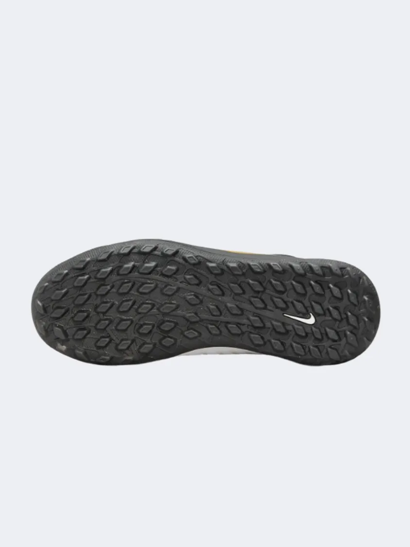 Ventilated Design Nike Phantom Gx Ii Club Gs Boys Football Shoes White/Gold/Black